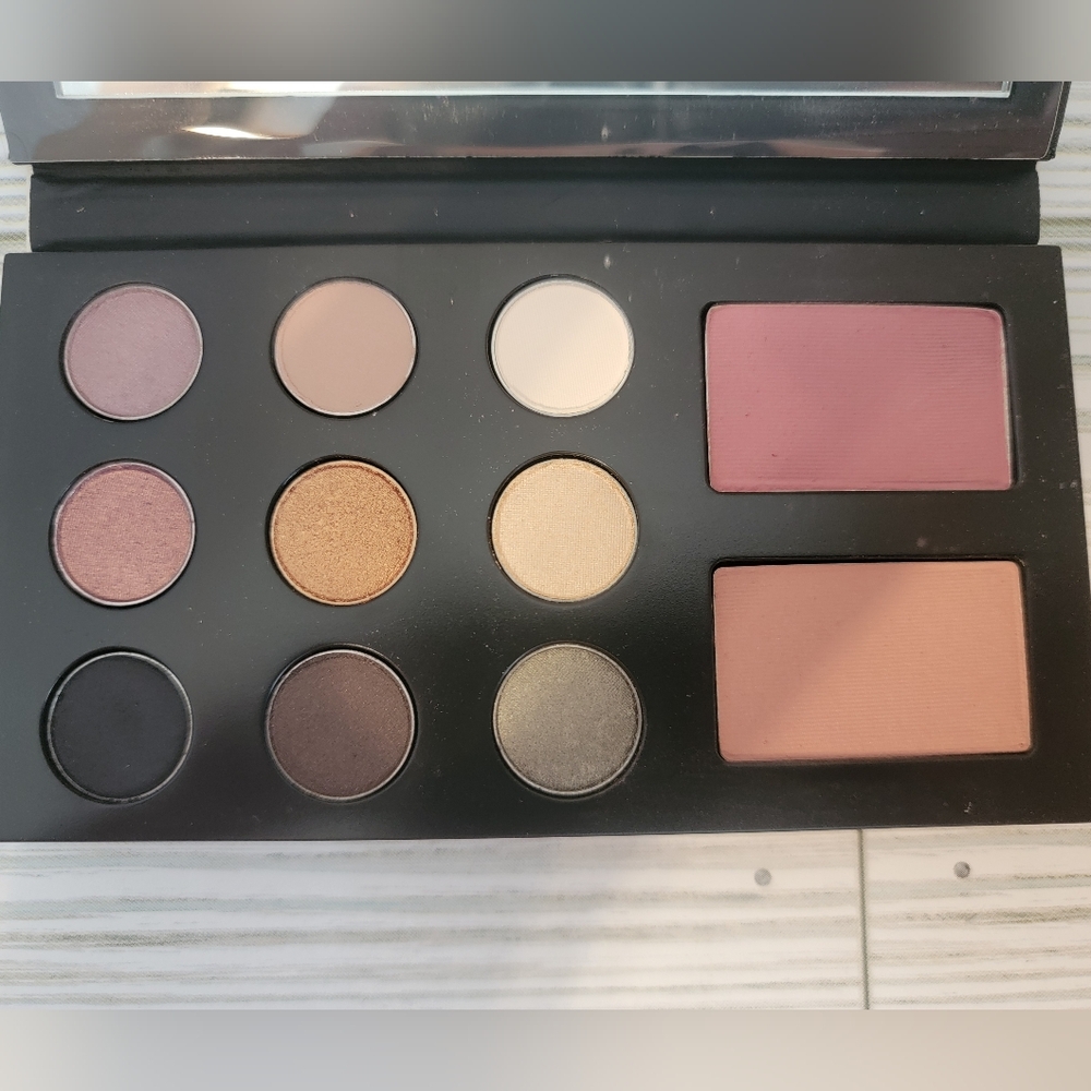 Lancome Beauty Box Palette with Color Design Eyeshadows & Blush Subtil